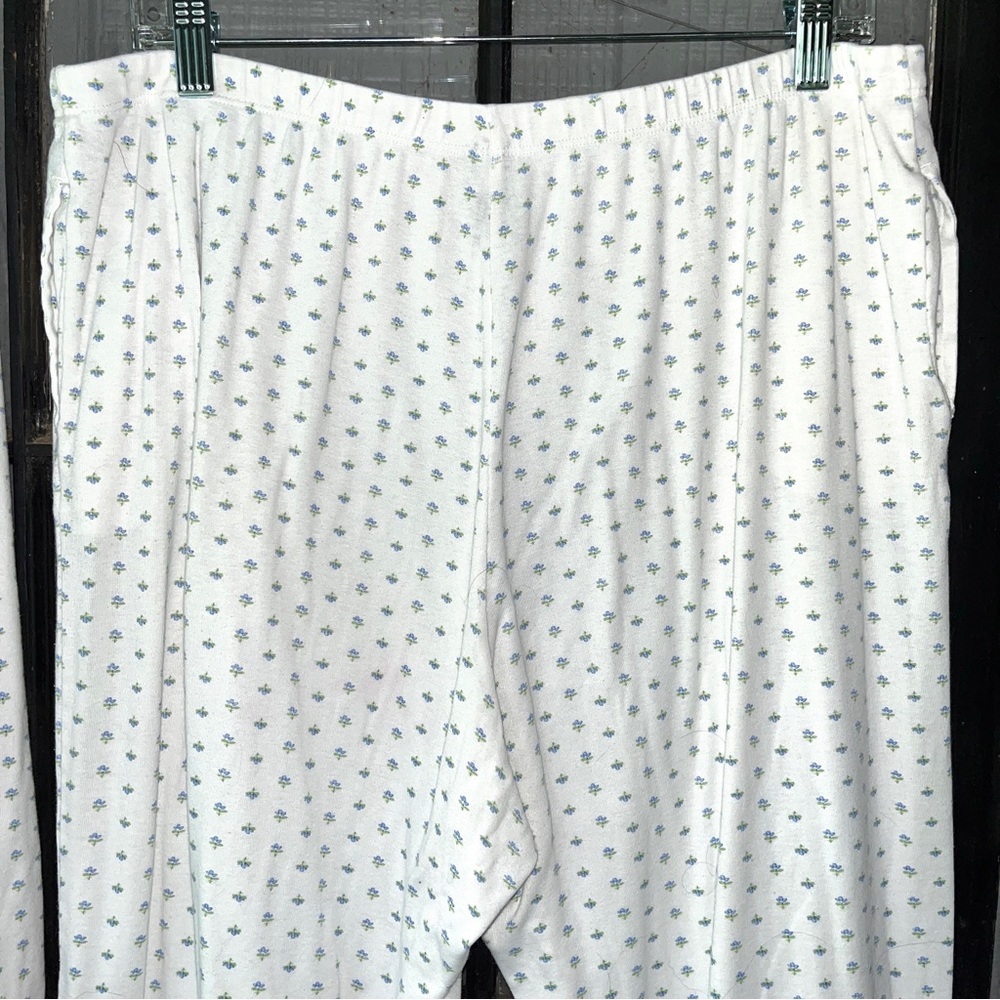 Chaps pajama set, white w/tiny blue flowers, cotton blend knit, feminine & cozy - Picture 12 of 16